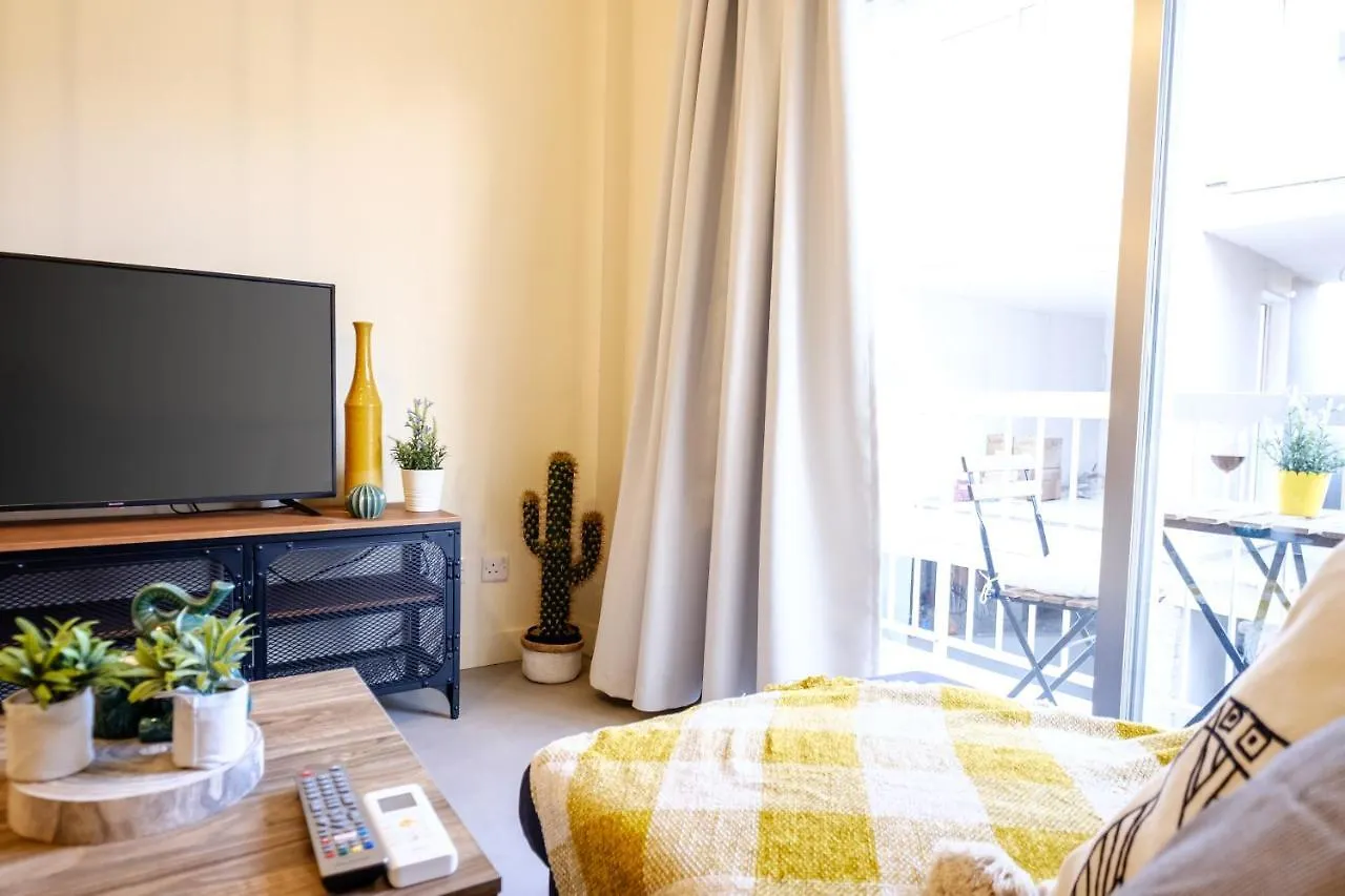 The Joy - Centre One Bedroom Flat Larnaca